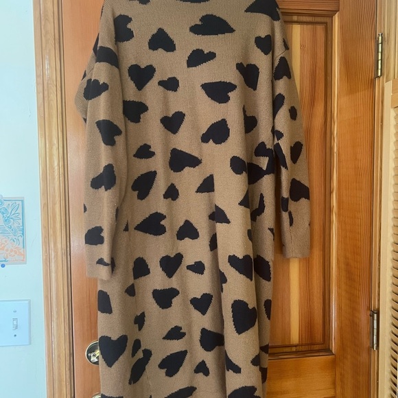 G by Giuliana Caramel Long Cardigan Sweater with hearts - Picture 3 of 4